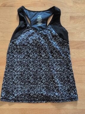 Danskin Now Fitted Racerback Tank Top With Built in Bra